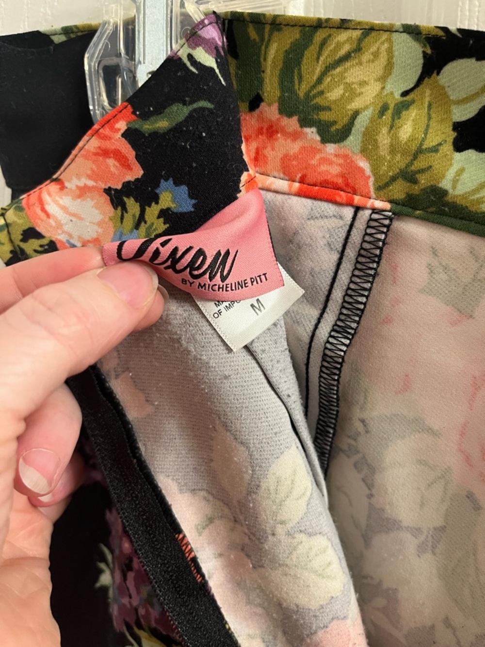 Vixen Floral Vacation Pants - Picture 3 of 8